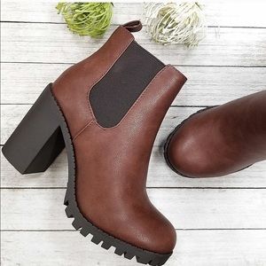 New Chelsea Brown Lug boots